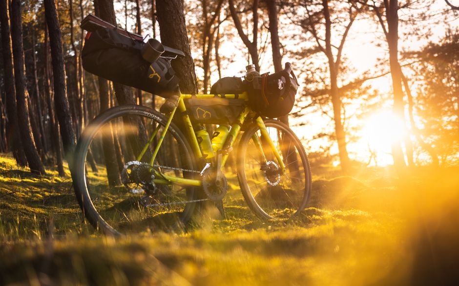 Sacoches ou bikepacking : que choisir ?
